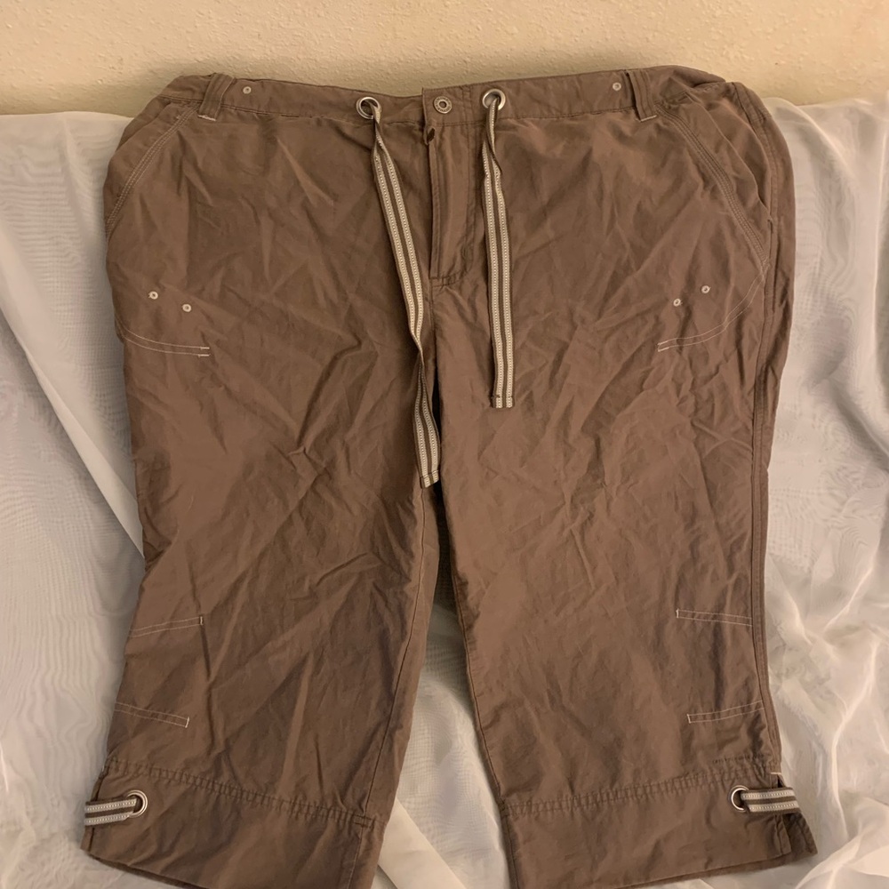 Columbia hiking capri sz 18